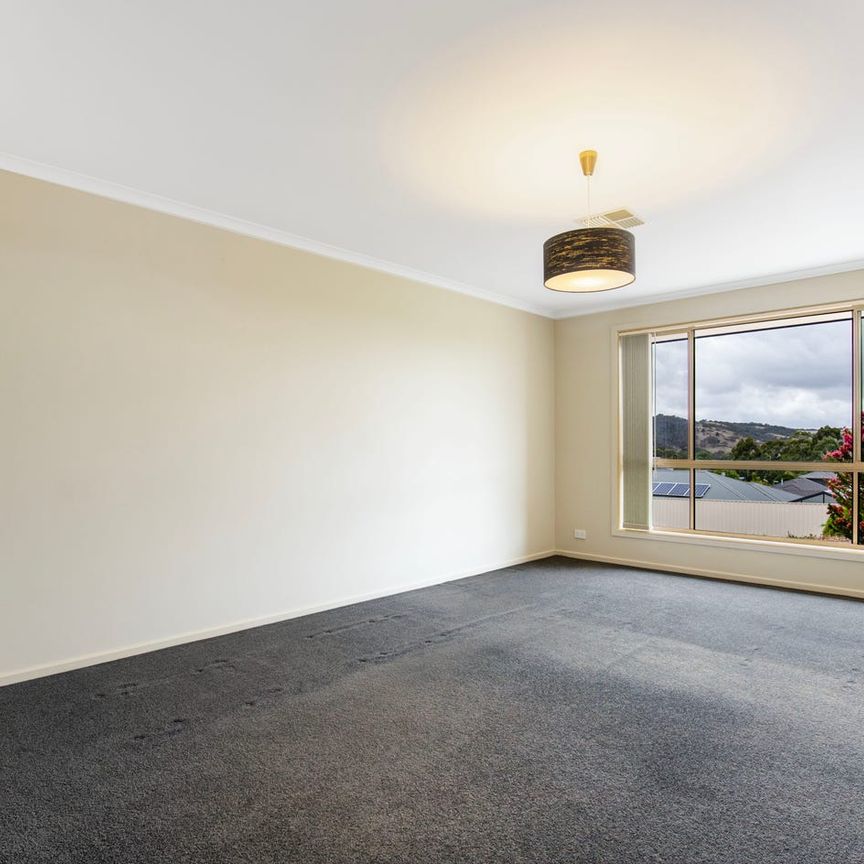 SPACIOUS FAMILY HOME - Photo 1