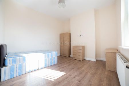 4 bed maisonette to rent in Chillingham Road, Newcastle Upon Tyne, NE6 - Photo 5