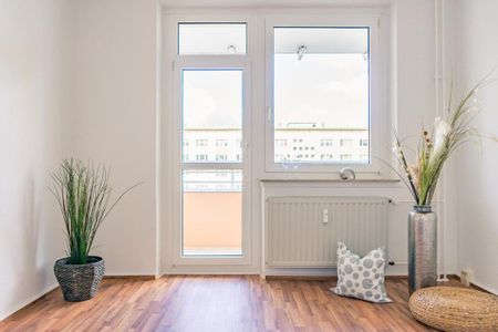 neu sanierte 2-Raum-Wohnung mit Balkon - Photo 2