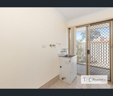 Spacious 4x2 Family Home in a Convenient Location - Photo 5