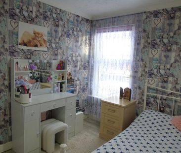 3 bedroom semi-detached house to rent - Photo 5