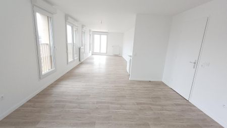 location Appartement T5 DE 113.2m² À BOBIGNY - Photo 2