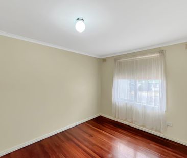 3 Bedroom Home with Spacious Backyard - Photo 3