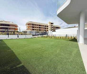 2 room luxury Flat for rent in Fuengirola, Andalusia - Photo 3