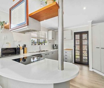 Coastal Hideaway – 3-Bedroom Home with Pool, Alfresco + Secure Yard - Photo 4