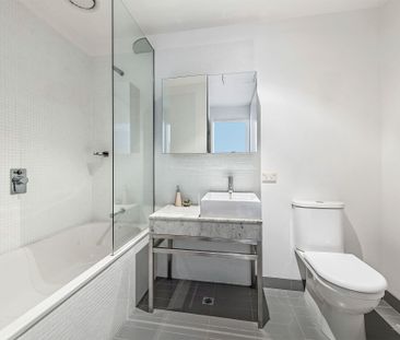 Spacious 2 Bed 2 Bath On The River - Photo 4