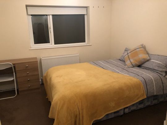 6 Bed Professional HMO - Photo 1