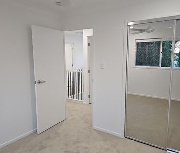 AVAILABLE 17/04/26 - SPACIOUS 3 BED 2 BATH FULLY DUCTED AIRCON - Photo 2