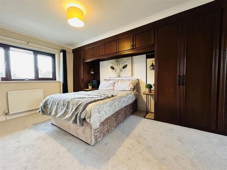 4 bedroom detached house to rent - Photo 5