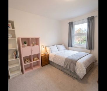 Room in a Shared House, Claxton Grove, W6 - Photo 3