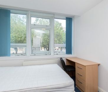 Guildhall Walk, Portsmouth - Photo 5