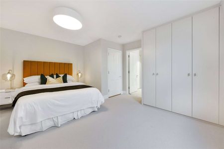 A fantastic lateral one bedroom apartment situated in South Kensington. - Photo 5