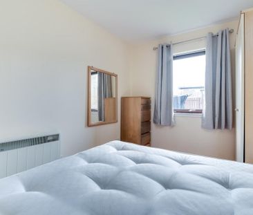 2 bedroom ground floor flat to rent - Photo 5
