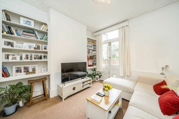 Silver Crescent, Chiswick, W4 - Photo 1