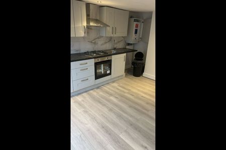 2 Bed Flat, Samuel St, SE18 - Photo 4