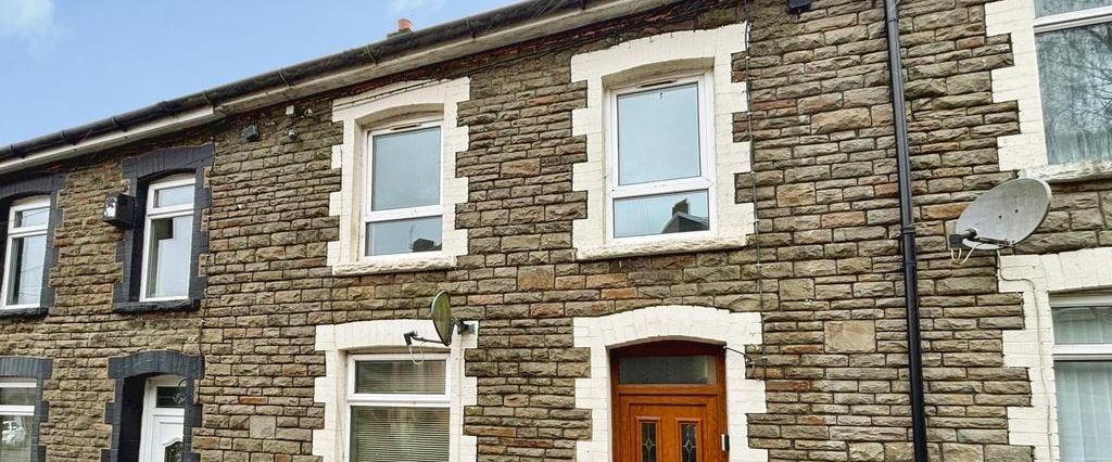 3 bedroom property to rent - Photo 1