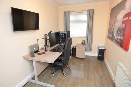 Headington Road, CH49 4GQ, Saughall Massie - Photo 5