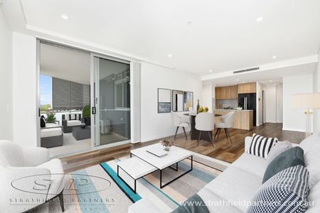 Located on Level 7, Luxury Apartment - Photo 4
