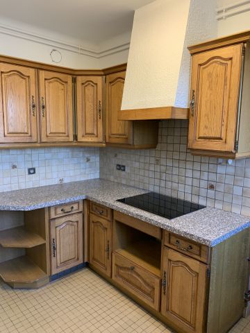 Location Appartement 4 pièces 80m² SARREGUEMINES 57200 - Photo 5