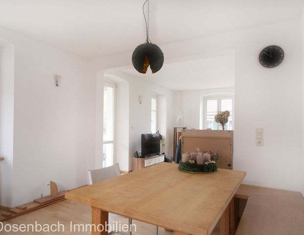 Geschmackvolle 6,5-Zimmer-Wohnung im Kleinen Wiesental zu vermieten - Photo 1