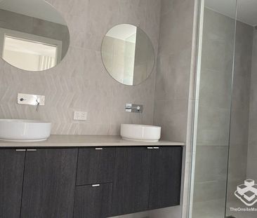 2 Bed 2 Bath 1 Car Luxury Apartment - Photo 5