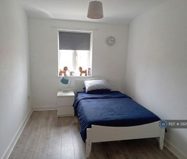 3 bedroom terraced house to rent - Photo 4