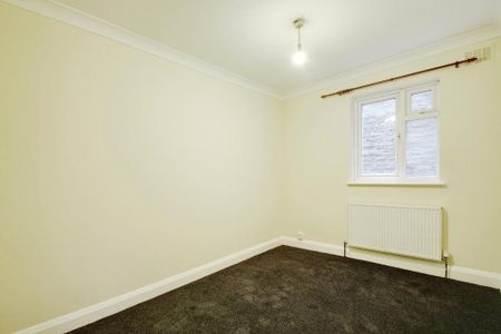 3 bedroom apartment to rent - Photo 2