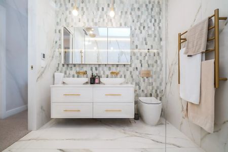 Fully Furnished Family Home. - Photo 2