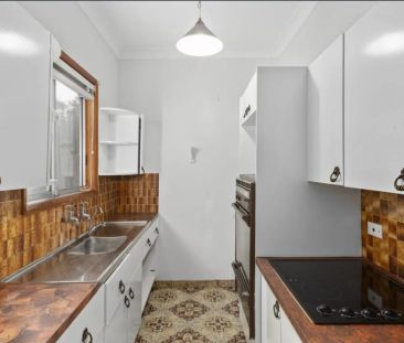Three Bedroom Cottage Style Duplex! - Photo 3