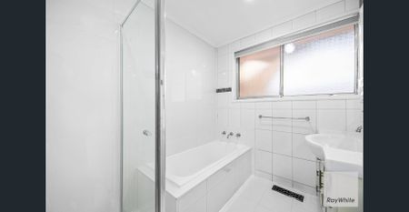 Charming Family Home in Gladstone Park - Photo 4