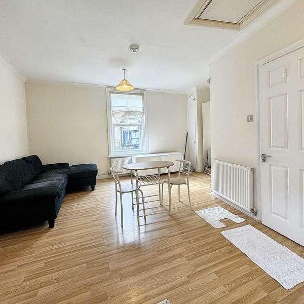 Please Apply Online For This Studio In Eldon Place, Bournemouth, BH4 - Photo 1