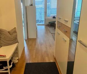 Moderne 2-Zimmer-Wohnung mit Terrasse, voll möbliert - Photo 3