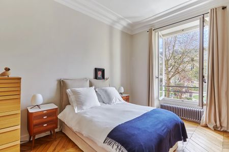 Location appartement, Paris 7ème (75007), 5 pièces, 119.7 m², ref 85418629 - Photo 3