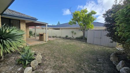 Less Than 500m to Warnbro Beach! - Photo 2