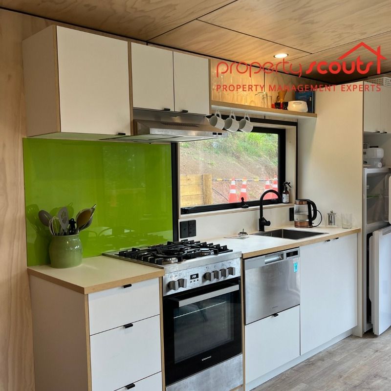 Fully furnished one bedroom tiny home - Photo 1