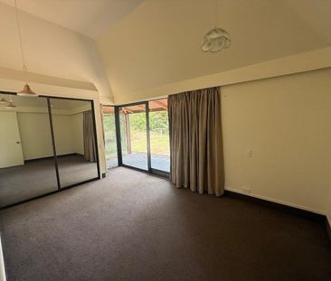 Quiet Living Surrounded by Vineyards - Photo 3