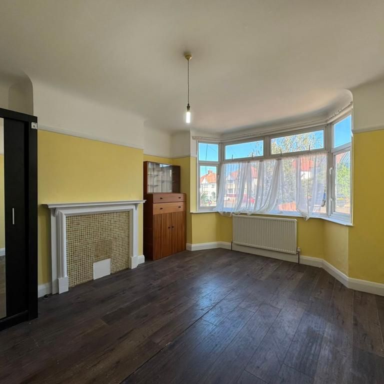 3 bedroom semi-detached house to rent - Photo 1