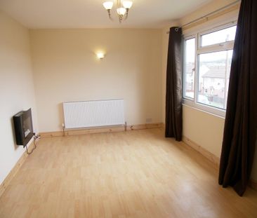 37, Heights Drive, Wortley, Leeds, LS12 3SY - Photo 1