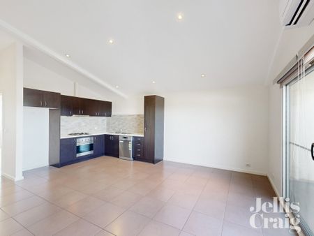 9 Scott Street, Northcote VIC 3070 - Townhouse For Rent | Domain - Photo 2