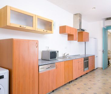 Pokoj k pronájmu v Karlíně, Praha 8 v blízkosti metro, tramvaj, aut... - Photo 1