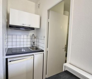 Location Appartement 1 pièce Meublé 19m² AGEN 47000 - Photo 2
