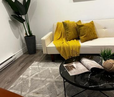 66 Wellington Street S #lower - Photo 1