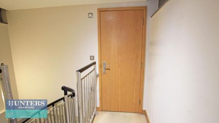 Byron Halls Barkerend, Bradford, West Yorkshire, BD3 0AR - Photo 5