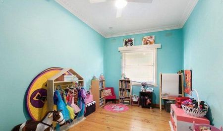 23 Wattle Avenue, Werribee - Charming Family Home in a Convenient Werribee Location - Photo 3