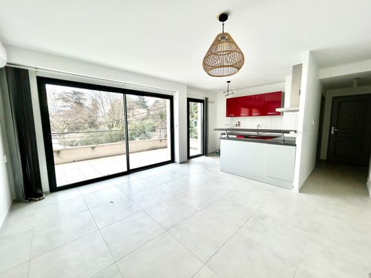 Location Appartement 2 pièces TOURNON SUR RHONE 07300 - Photo 1