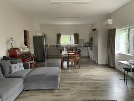 Spacious one bedroom unit (incl internet and power) - Photo 4