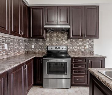 For Lease - 11 Roy Grove Way, Markham, Ontario - Photo 3