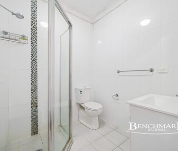 Modern Two-Bedroom Apartment with District Views - Photo 5