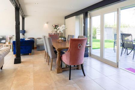 3 bedroom barn conversion to rent - Photo 3