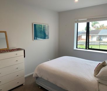 2 bedroom apartment in Onehunga - Photo 4